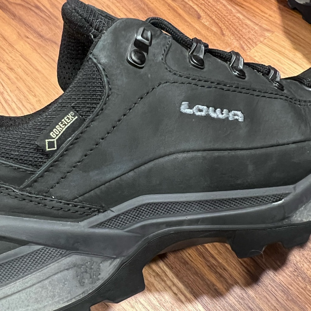 Lowa Men's Black Athletic Shoes
